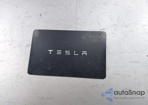 2023 Tesla Model Y Awd/Long Range Dual Motor All-Wheel Drive из США, поврежденный, VIN 7SAYGAEE2PF763662